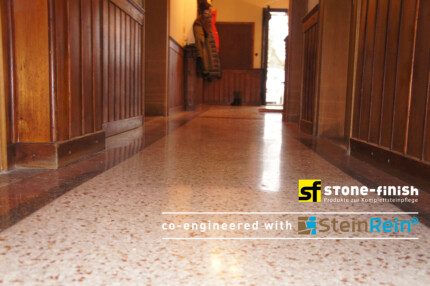 Terrazzo Kunststeinboden mit schmutz- und wasserabweisender Schutzimrägnierung w290 imprägniert