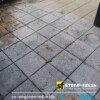 Verblasste Steinplatten auf Terrasse vor Stone-Finish farbtonvertiefende Schutzimprägnierung F15